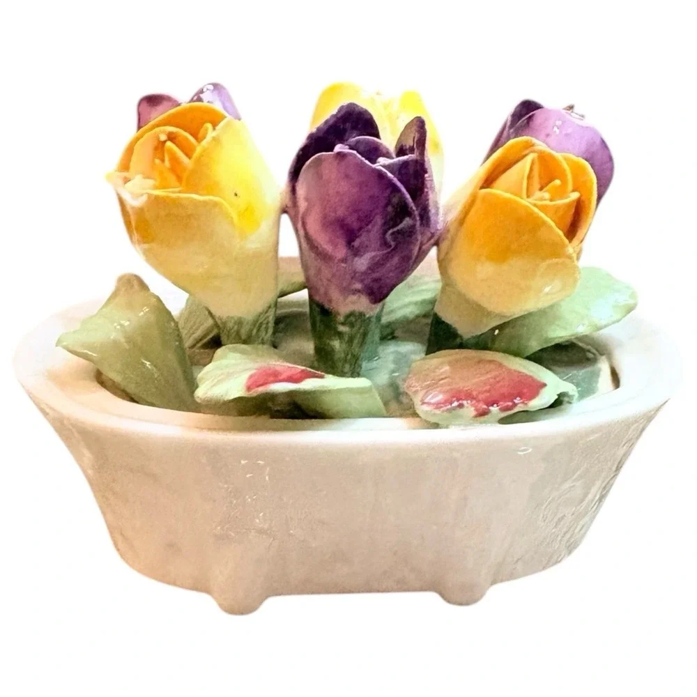 Aynsley England Flower Bouquet Flower of the Month - February‎ Crocus